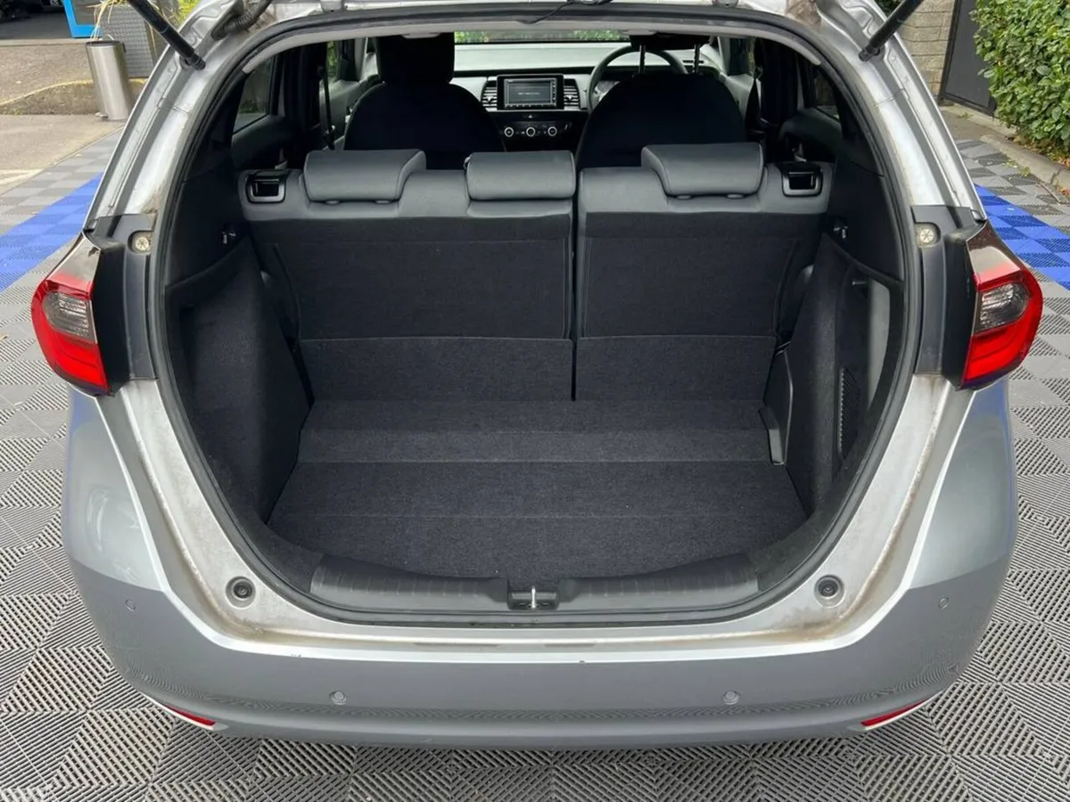 Honda Fit Hatchback, Petrol Hybrid, 2021, Silver