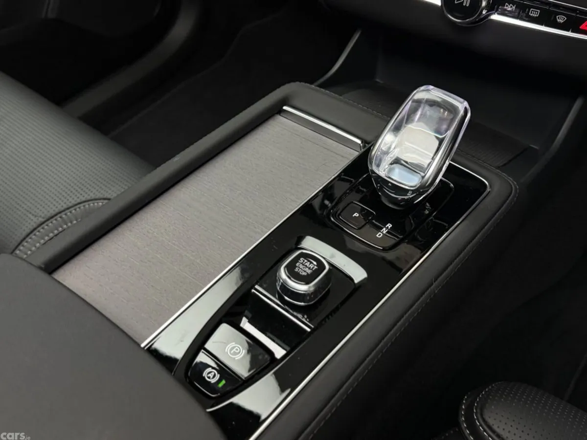 Volvo XC90 SUV, Petrol Plug-in Hybrid, 2026, White