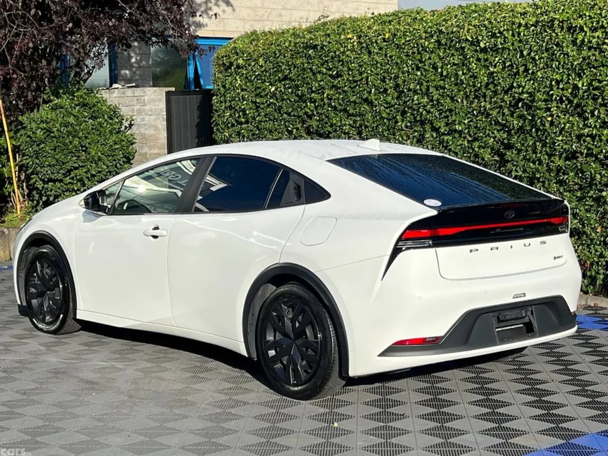 Toyota Prius Saloon, Petrol Hybrid, 2023, White