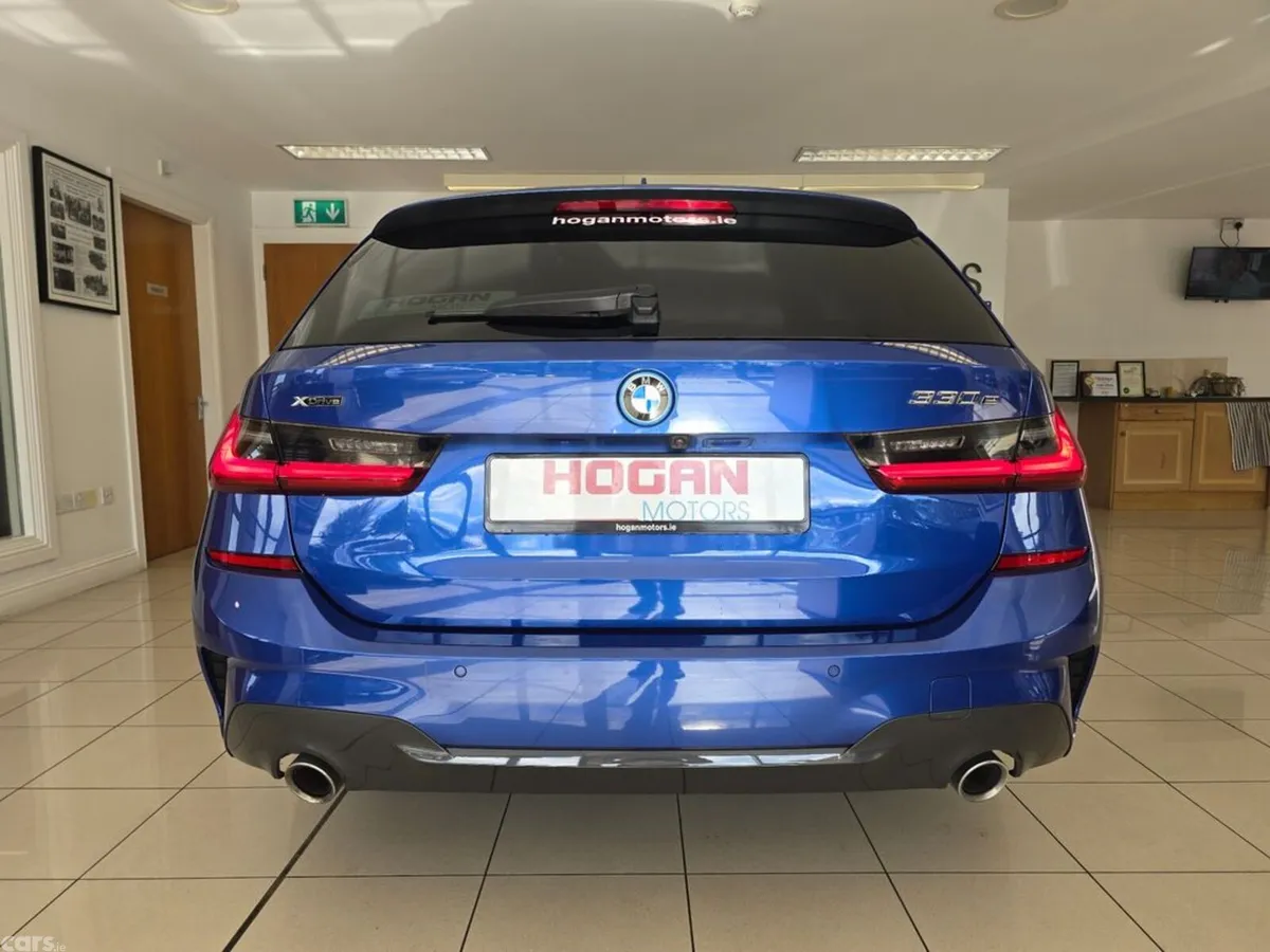 BMW 3-Series Estate, Petrol Plug-in Hybrid, 2022, Blue