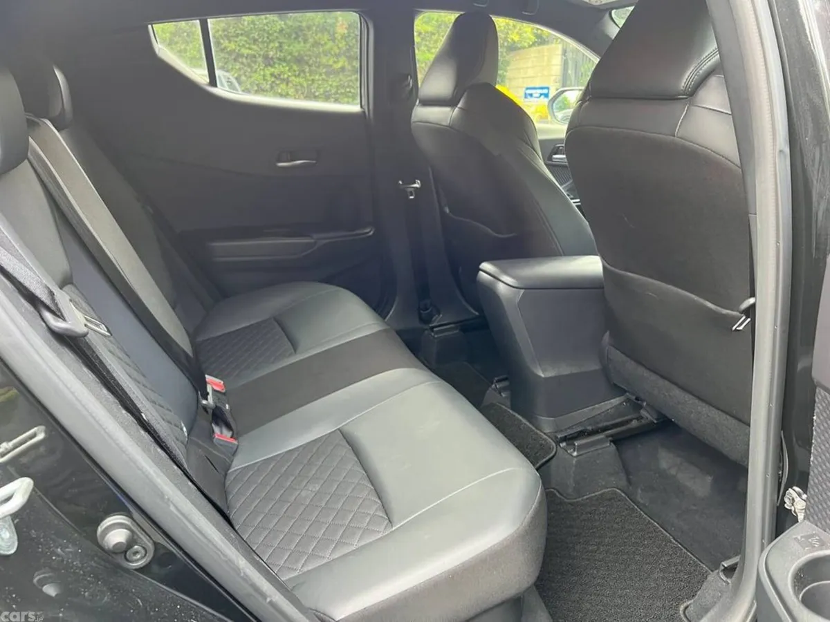 Toyota C-HR SUV, Petrol Hybrid, 2021, Black