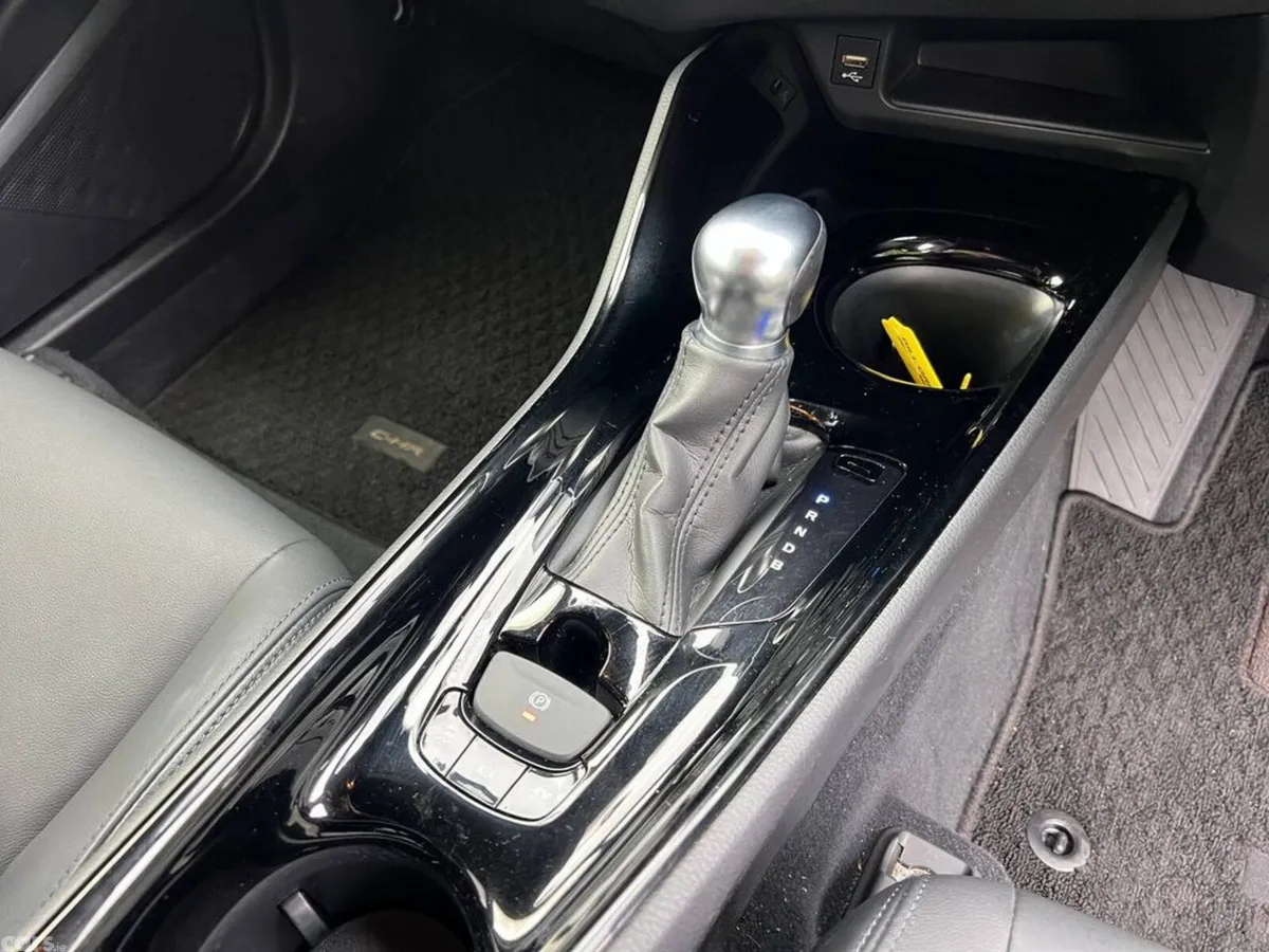 Toyota C-HR SUV, Petrol Hybrid, 2021, Black