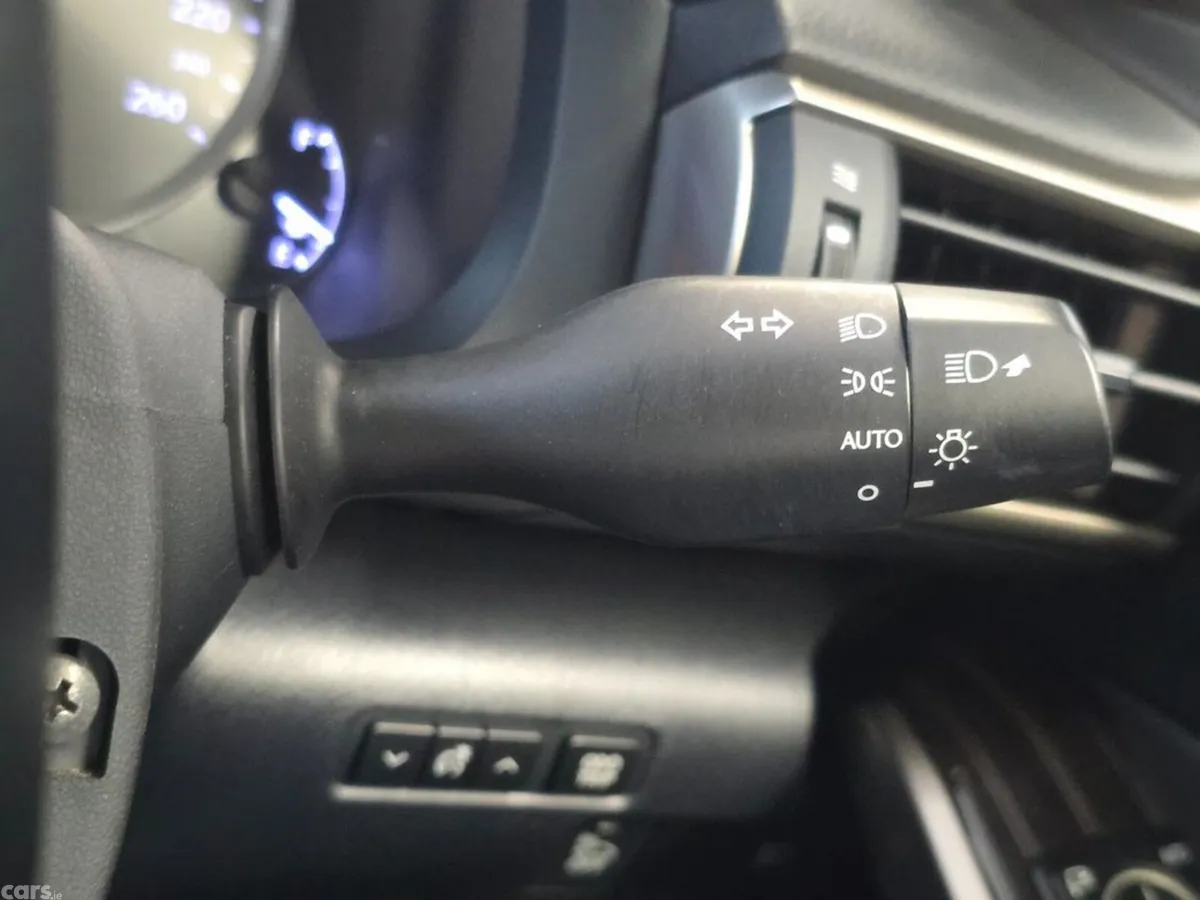 Lexus IS Saloon, Petrol Hybrid, 2019, Black