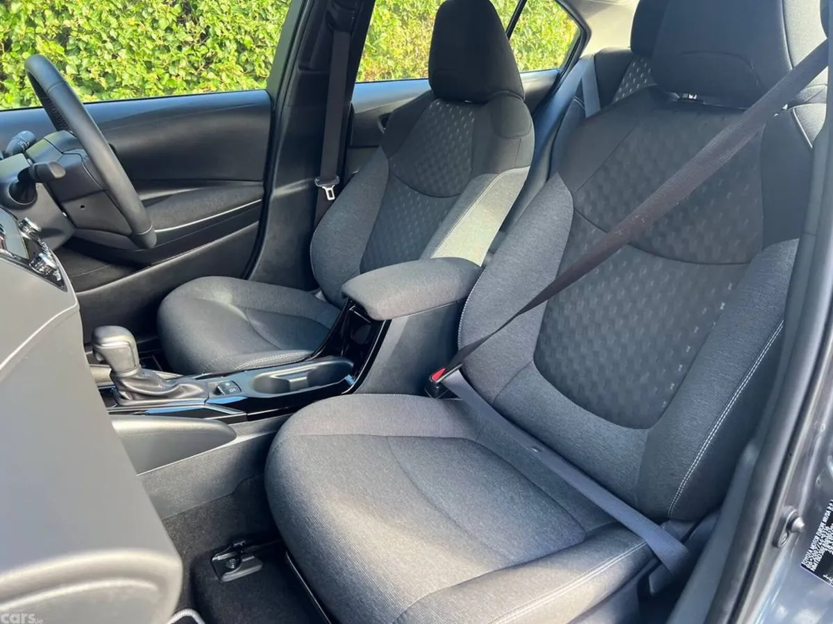 Toyota Corolla Saloon, Petrol Hybrid, 2023, Grey