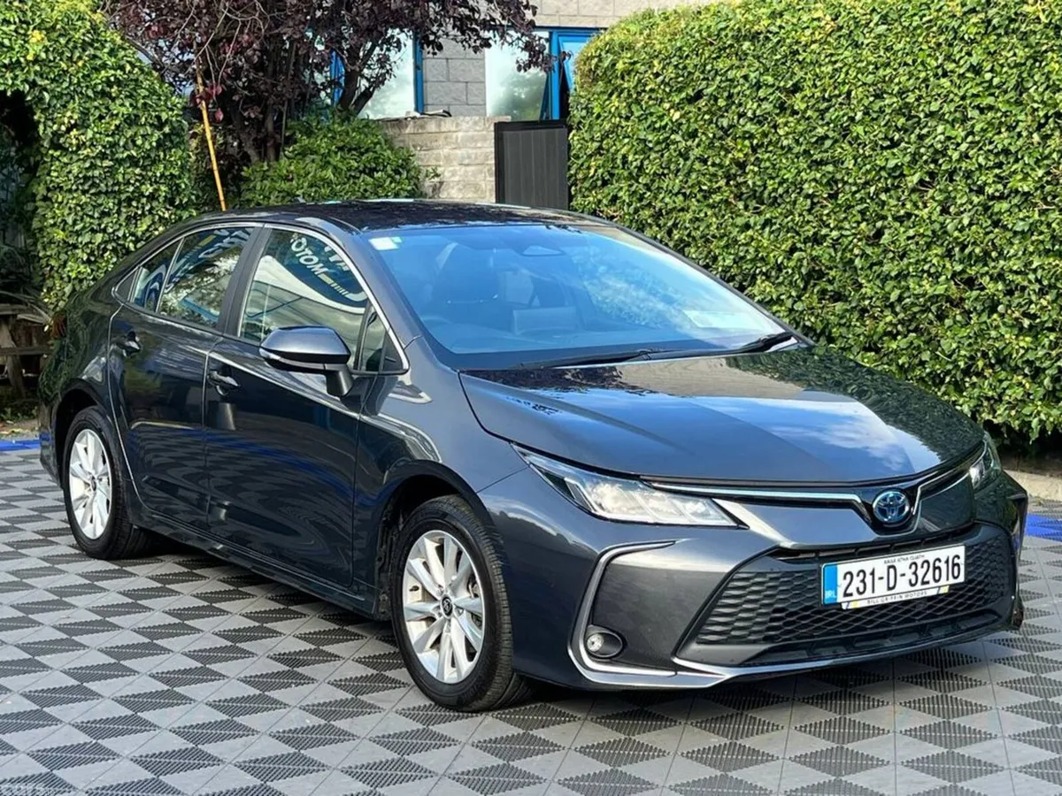 Toyota Corolla Saloon, Petrol Hybrid, 2023, Grey