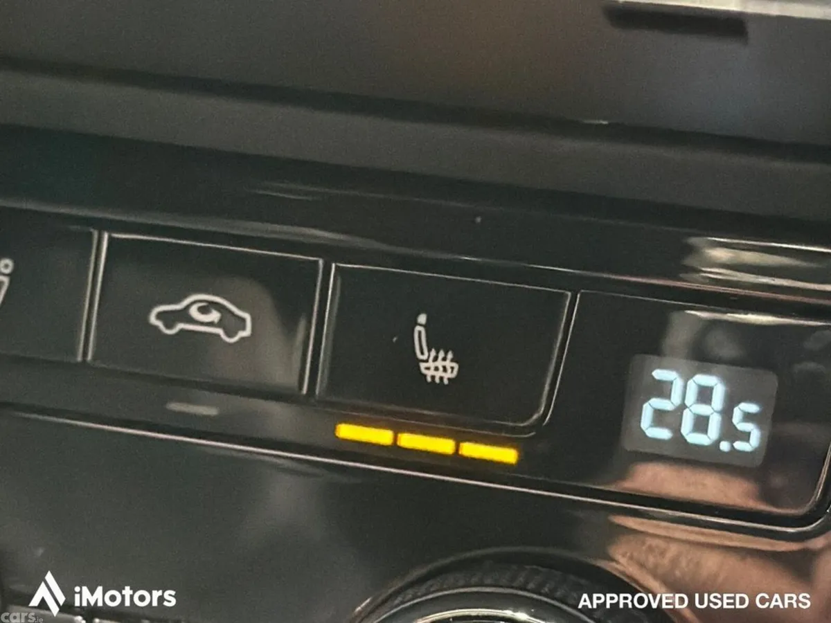 Skoda Superb Saloon, Diesel, 2021, Red