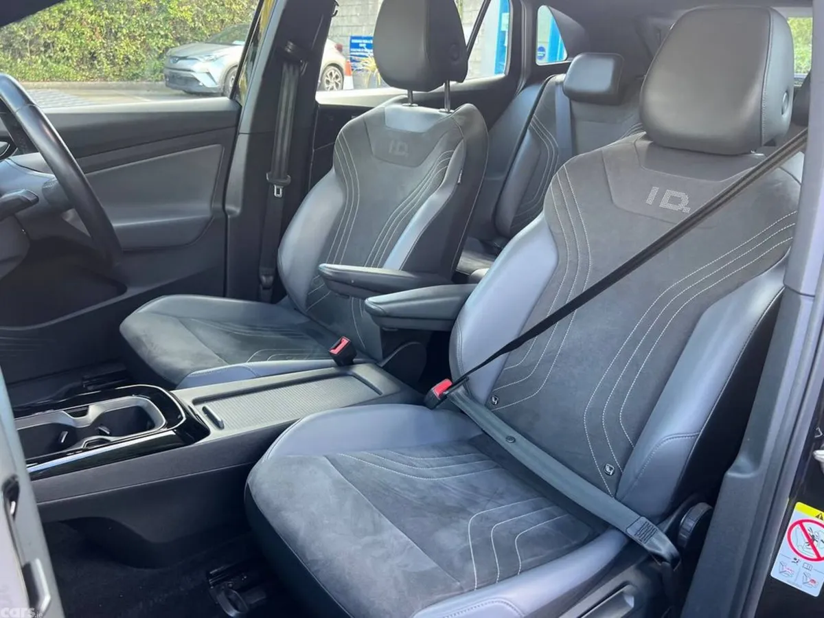 Volkswagen ID.4 Estate, Electric, 2023, Black