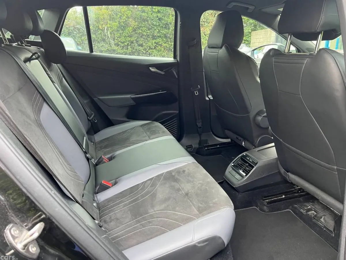 Volkswagen ID.4 Estate, Electric, 2023, Black