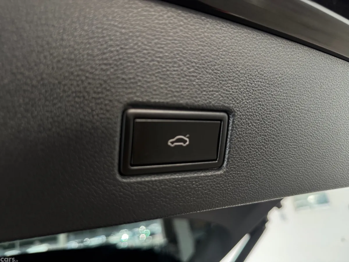 Volkswagen T-Roc SUV, Diesel, 2020, Black