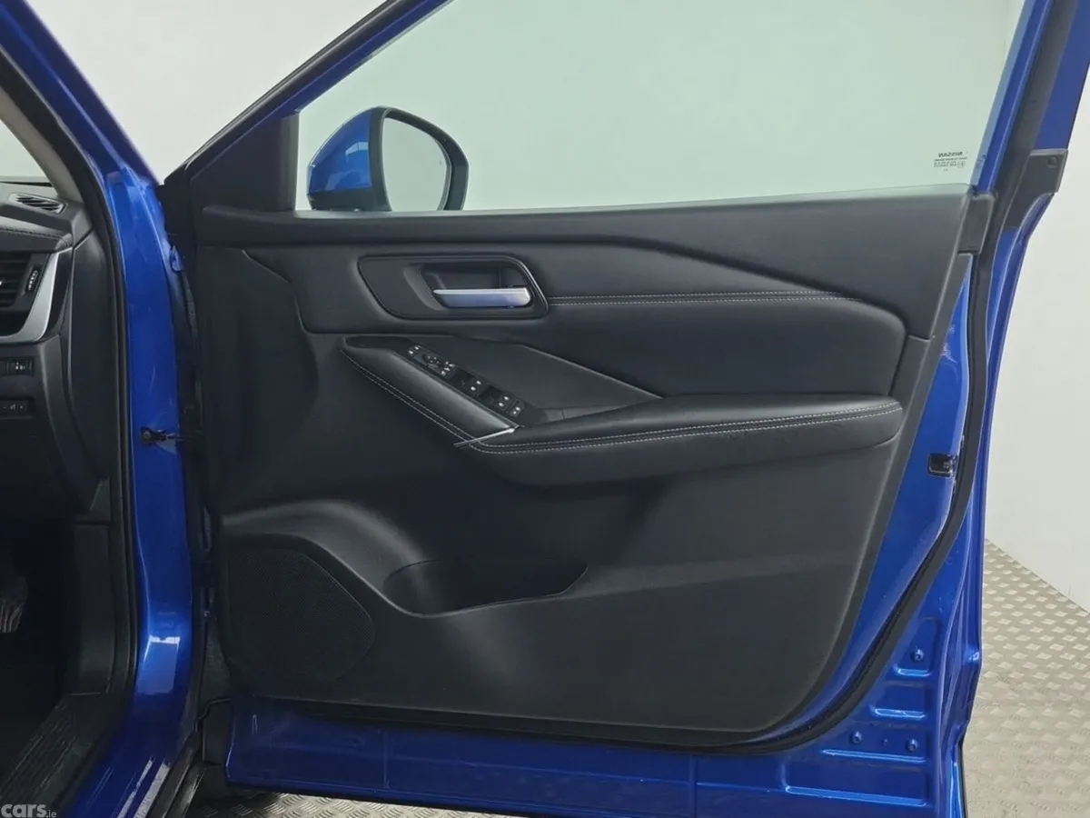 Nissan Qashqai MPV, Petrol, 2021, Blue