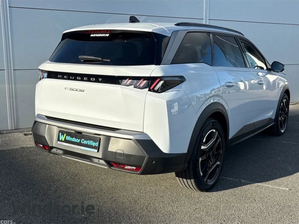 Peugeot 5008 SUV, Electric, 2025, White