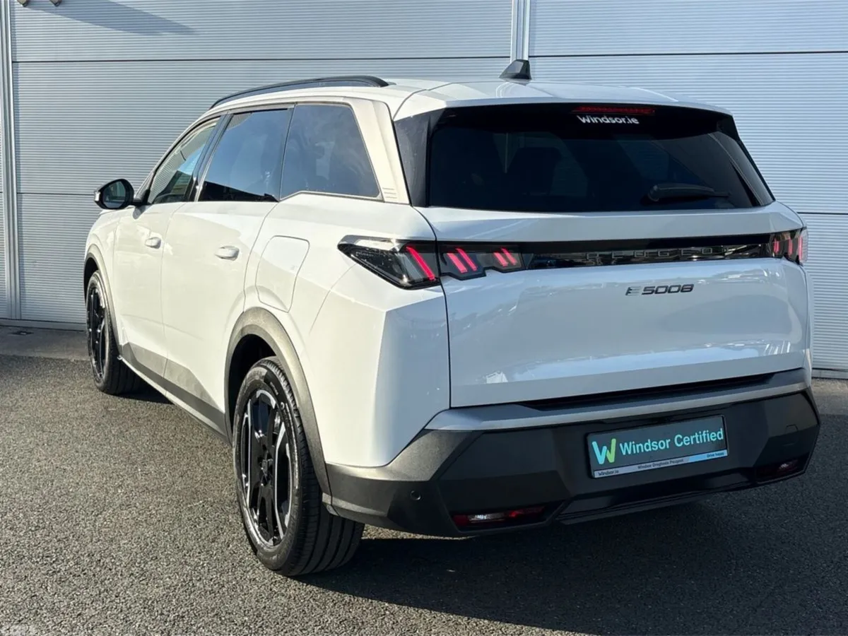 Peugeot 5008 SUV, Electric, 2025, White