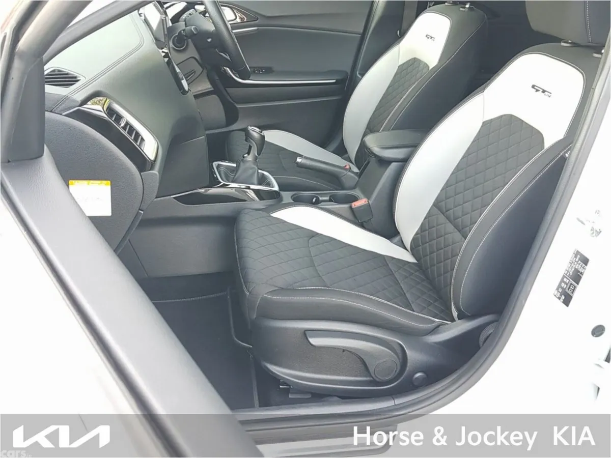 Kia Ceed Hatchback, Diesel, 2021, White
