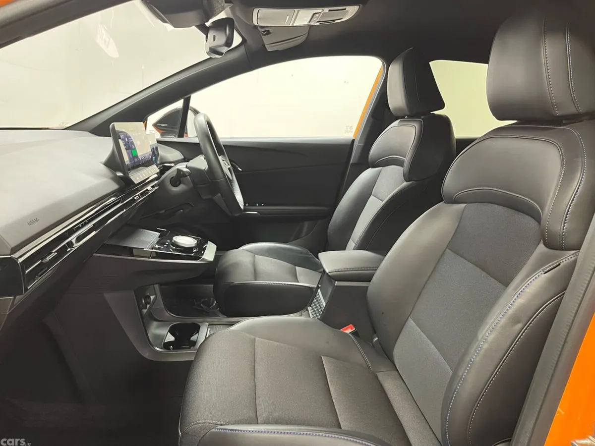 MG MG4 Hatchback, Electric, 2023, Orange
