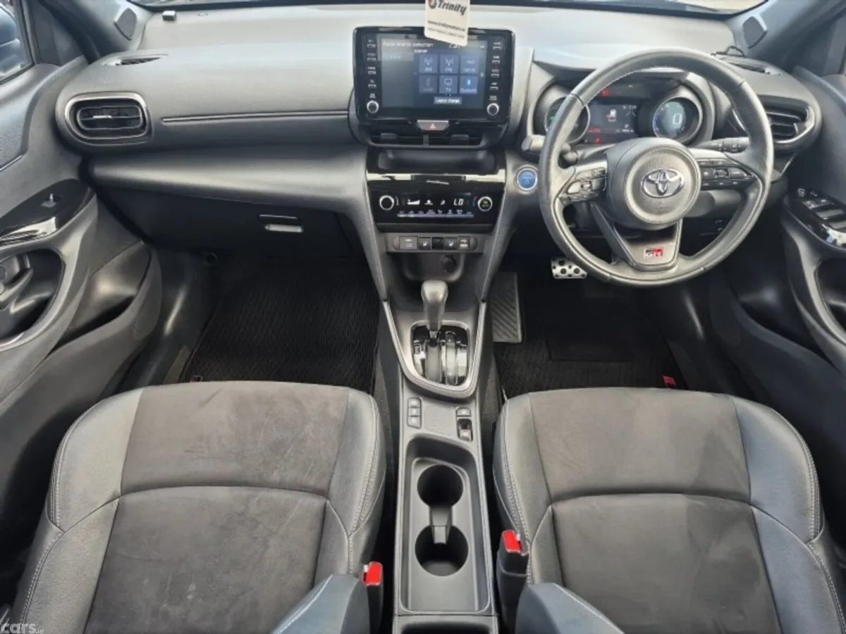 Toyota Yaris Cross Hatchback, Petrol Hybrid, 2023, Black