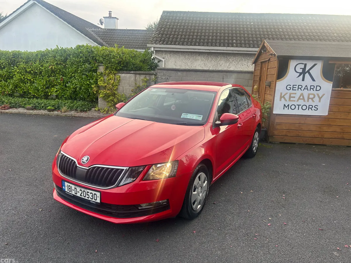 Skoda Octavia Saloon, Petrol, 2018, Red