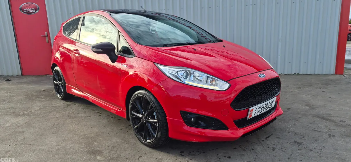 Ford Fiesta Hatchback, Petrol, 2016, Red
