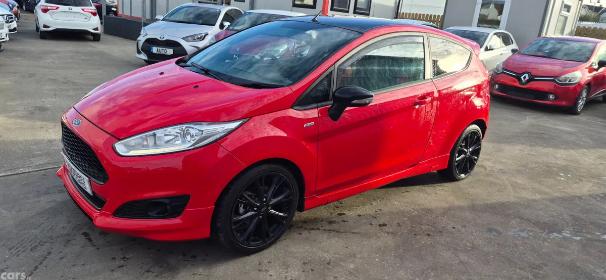 Ford Fiesta Hatchback, Petrol, 2016, Red