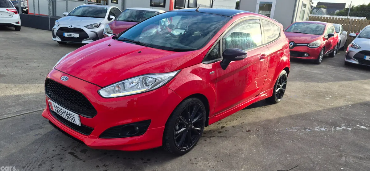 Ford Fiesta Hatchback, Petrol, 2016, Red