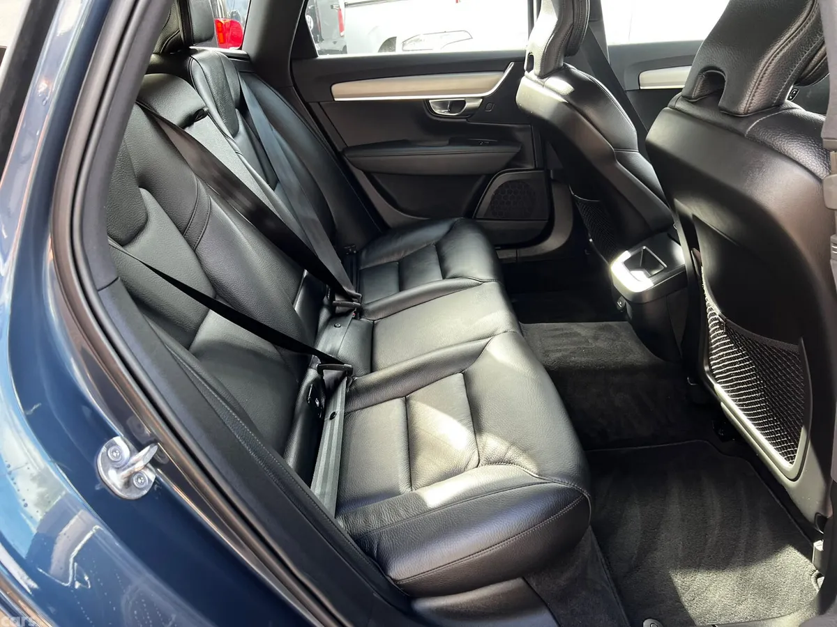 Volvo V90 Estate, Diesel, 2022, Blue