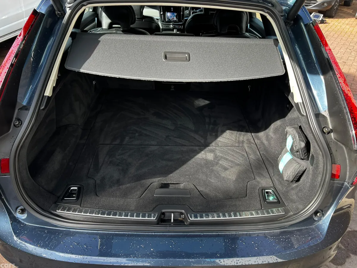 Volvo V90 Estate, Diesel, 2022, Blue