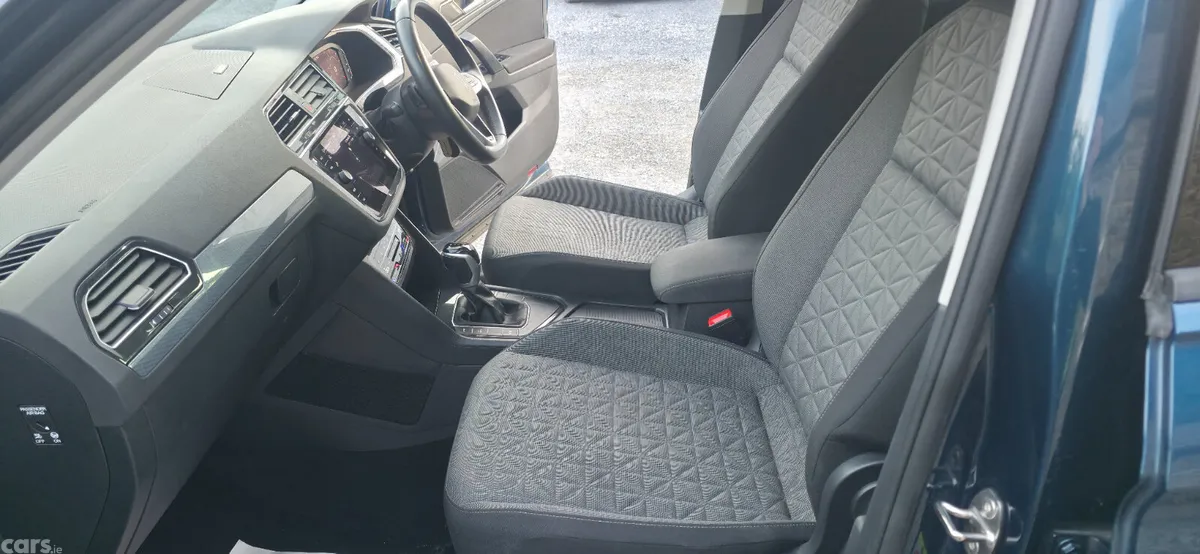 Volkswagen Tiguan SUV, Petrol Plug-in Hybrid, 2022, Blue
