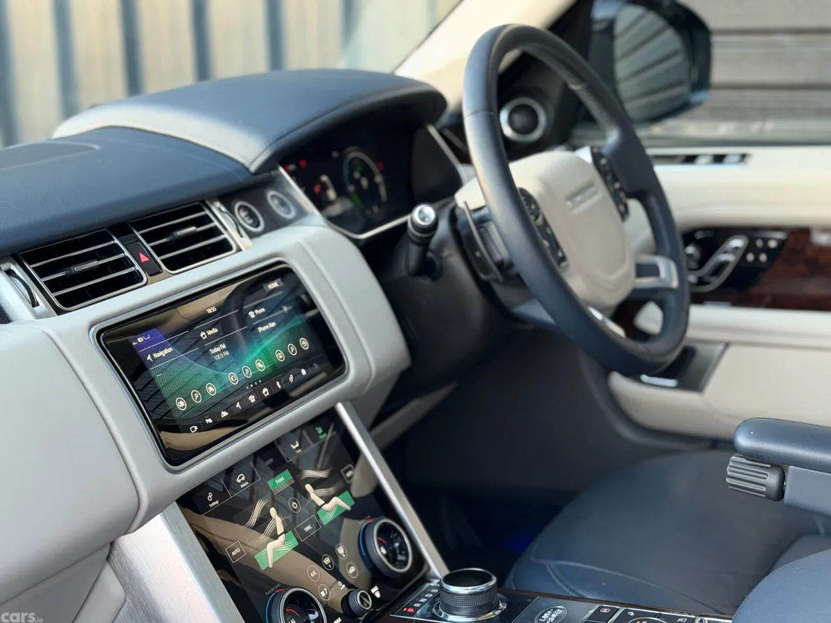 Land Rover Range Rover SUV, Petrol Plug-in Hybrid, 2018, Blue