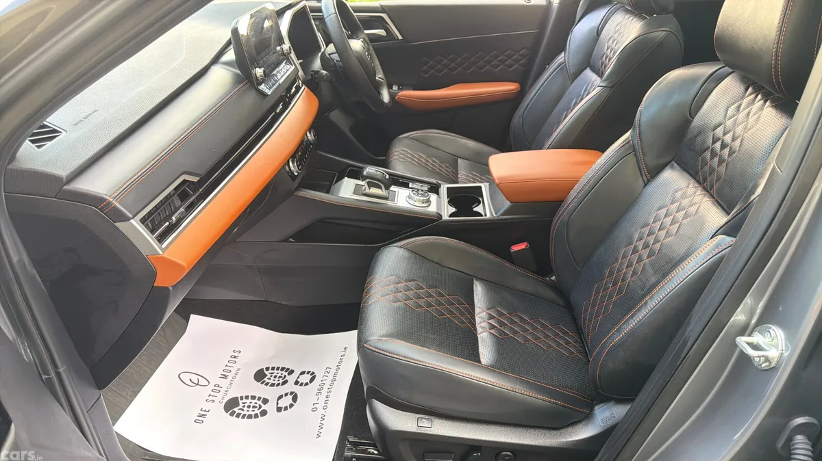 Mitsubishi Outlander SUV, Petrol Plug-in Hybrid, 2023, Grey
