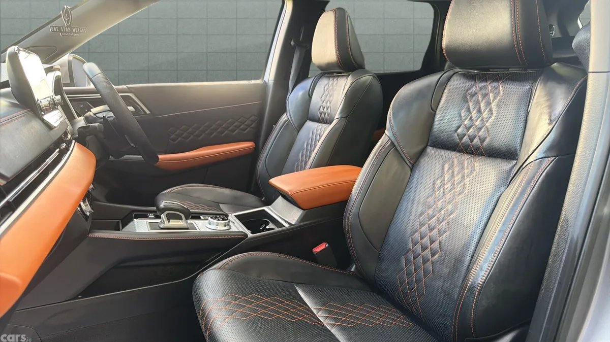 Mitsubishi Outlander SUV, Petrol Plug-in Hybrid, 2023, Grey