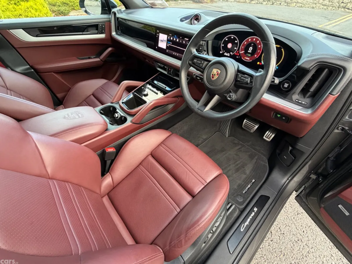 Porsche Cayenne SUV, Petrol Plug-in Hybrid, 2024, Grey