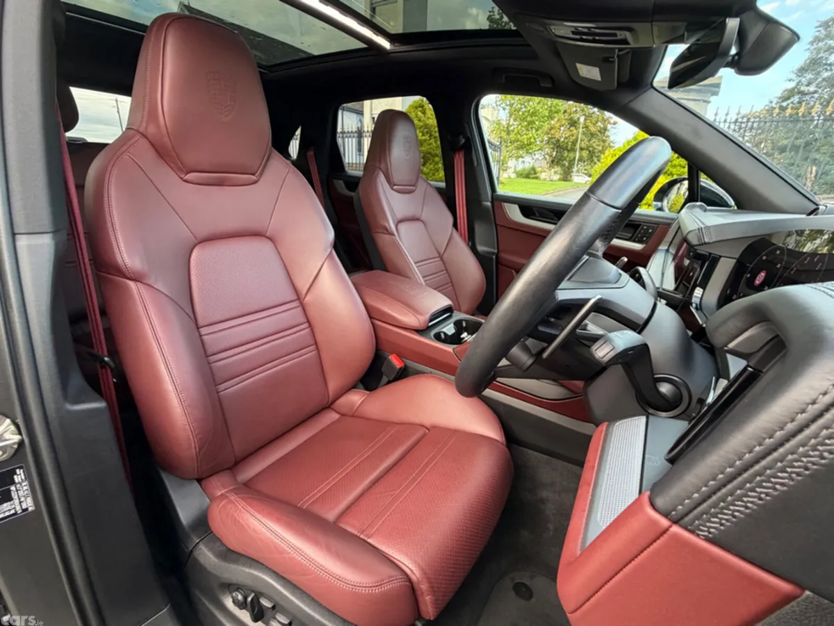Porsche Cayenne SUV, Petrol Plug-in Hybrid, 2024, Grey