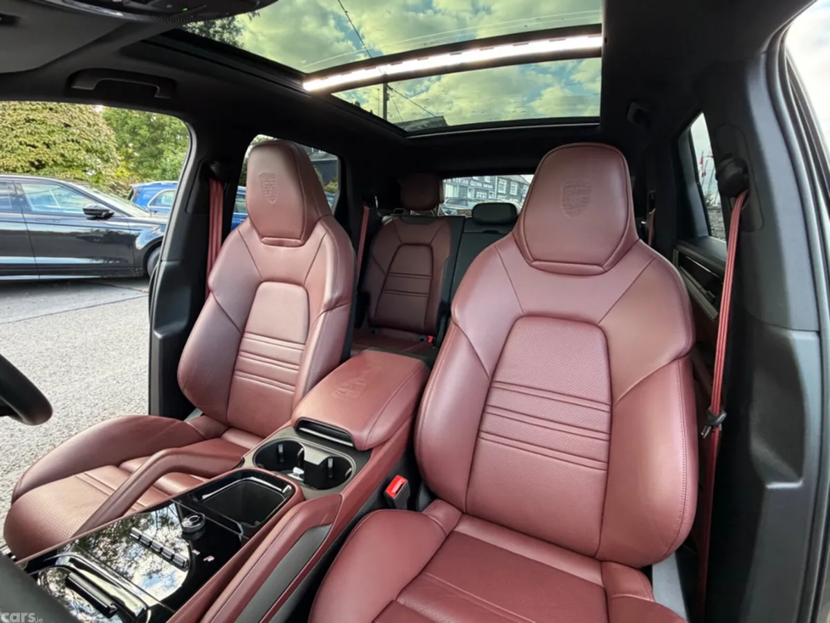 Porsche Cayenne SUV, Petrol Plug-in Hybrid, 2024, Grey