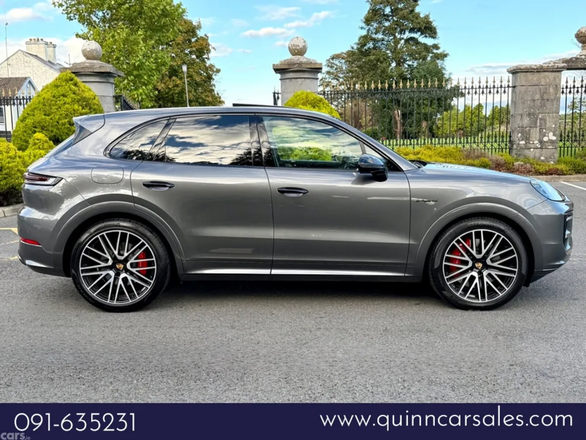 Porsche Cayenne SUV, Petrol Plug-in Hybrid, 2024, Grey