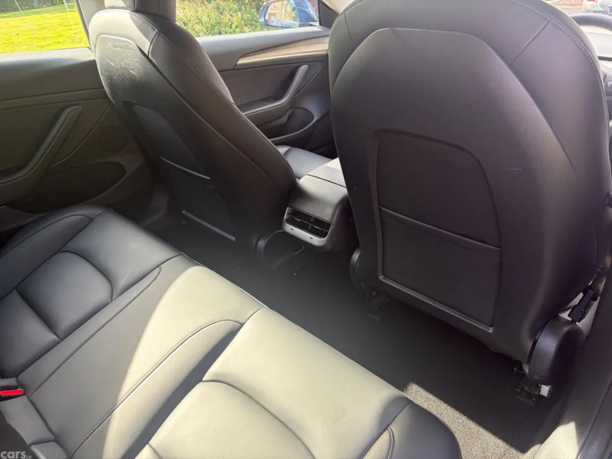 Tesla Model 3 Saloon, Electric, 2021, Blue