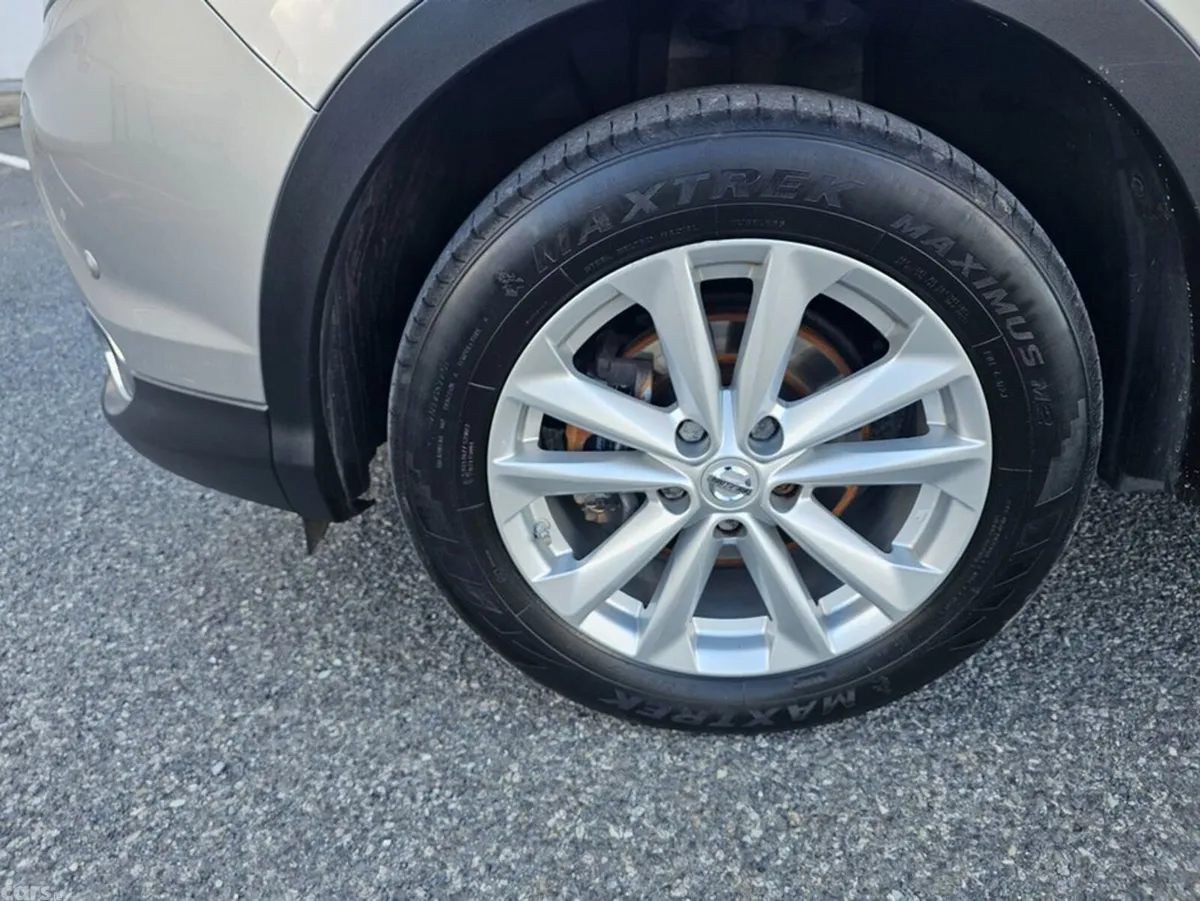 Nissan Qashqai Hatchback, Petrol, 2016, Silver