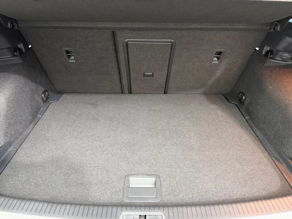 Volkswagen Golf Hatchback, Petrol, 2019, White