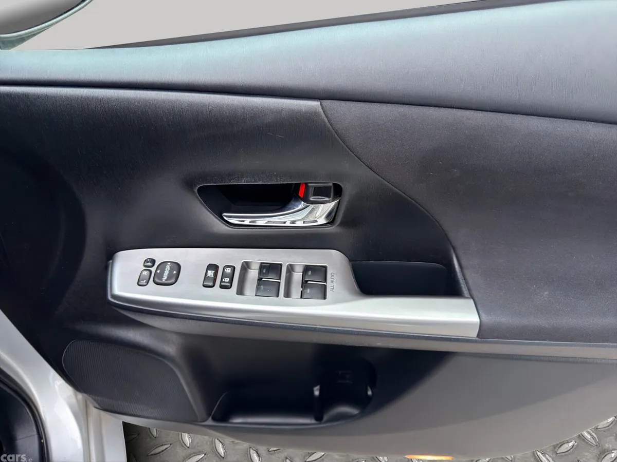 Toyota Prius MPV, Petrol Hybrid, 2015, Silver