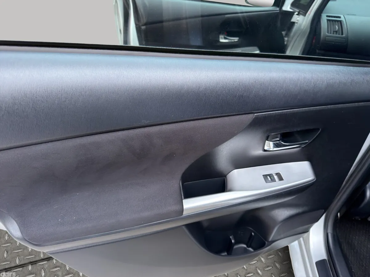 Toyota Prius MPV, Petrol Hybrid, 2015, Silver