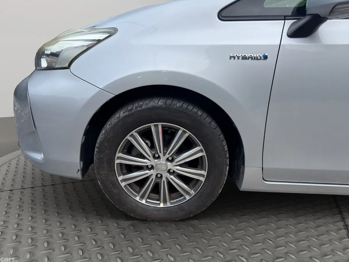 Toyota Prius MPV, Petrol Hybrid, 2015, Silver