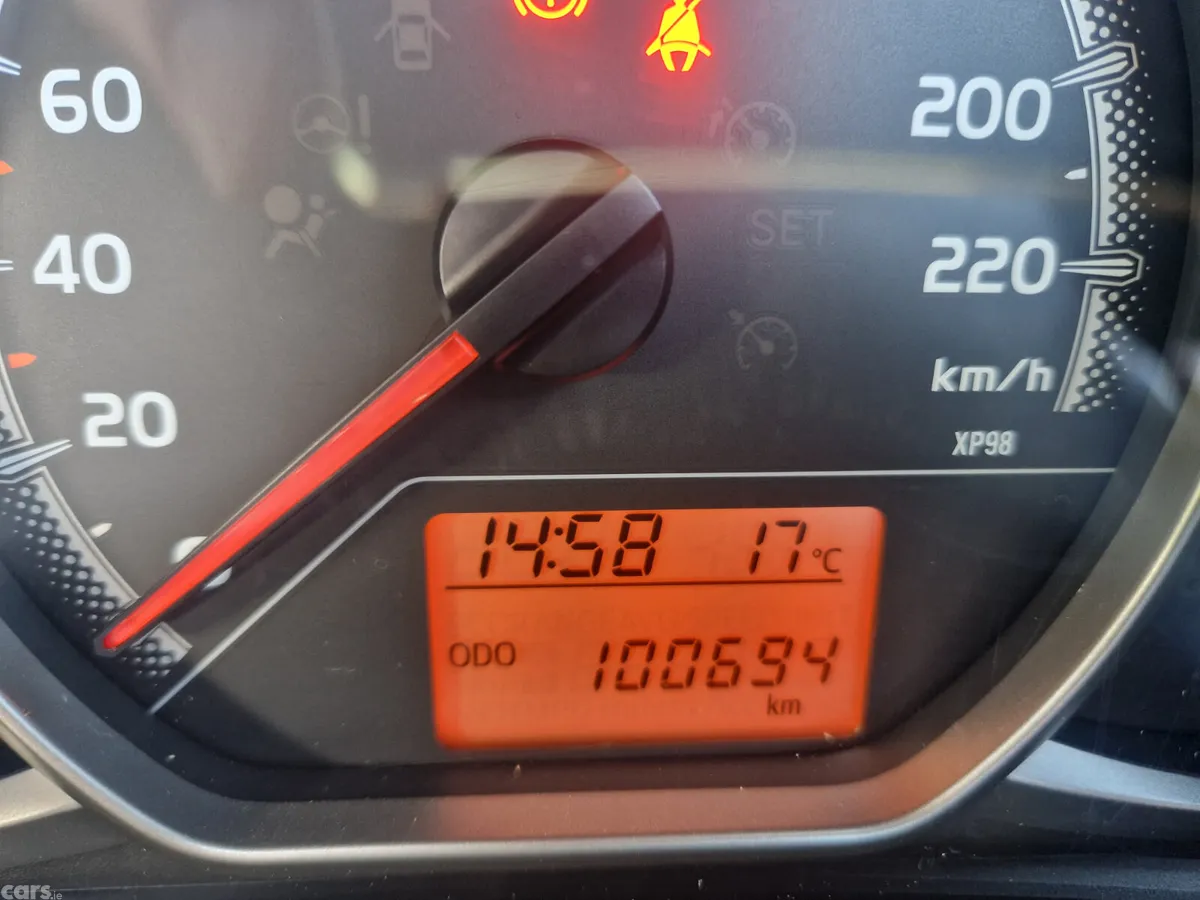 Toyota Yaris Hatchback, Petrol, 2016, Grey