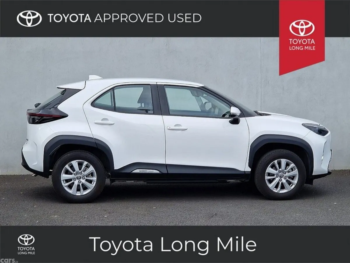 Toyota Yaris Cross Hatchback, Petrol Hybrid, 2024, White