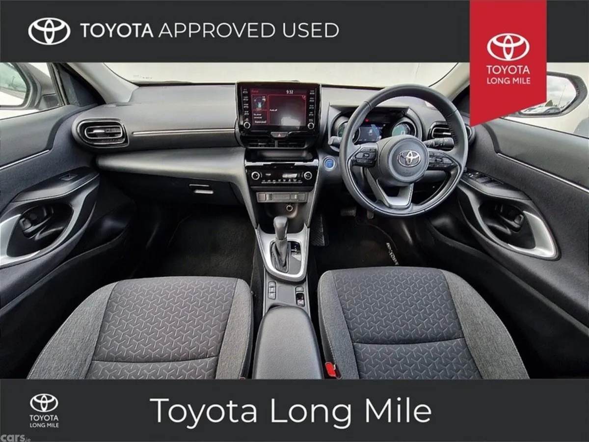 Toyota Yaris Cross Hatchback, Petrol Hybrid, 2024, White