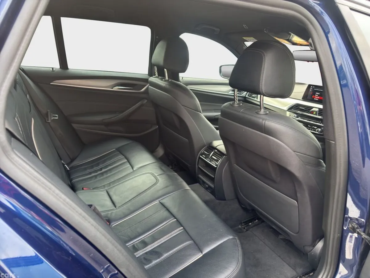 BMW 5-Series Estate, Diesel, 2019, Blue