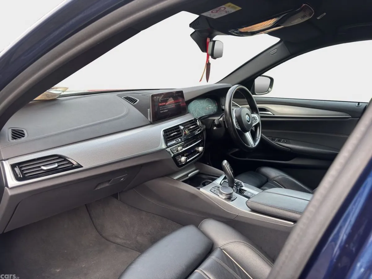 BMW 5-Series Estate, Diesel, 2019, Blue
