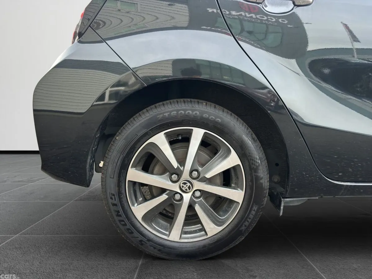Toyota Aqua Hatchback, Petrol Hybrid, 2019, Black