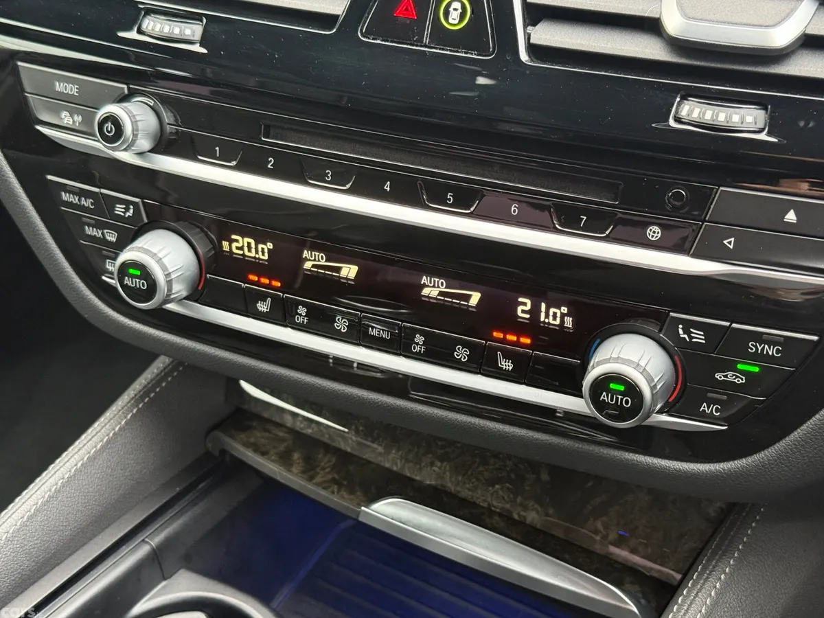 BMW 5-Series Saloon, Petrol Plug-in Hybrid, 2017, Black