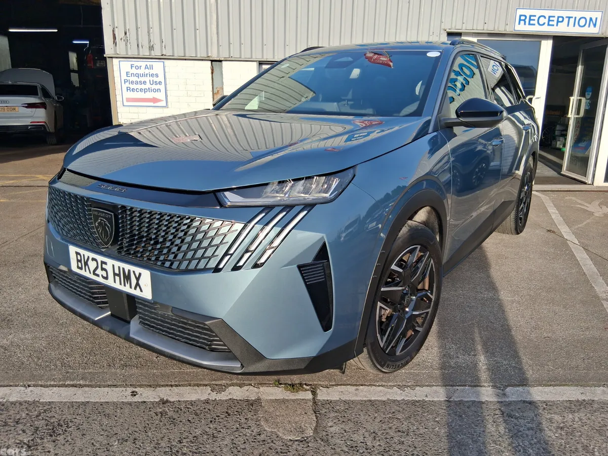 Peugeot 5008 SUV, Petrol Hybrid, 2025, Blue