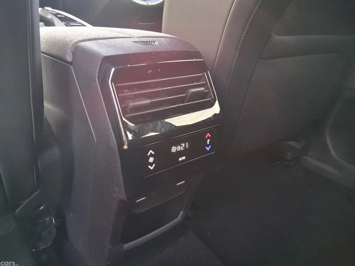 Peugeot 5008 SUV, Petrol Hybrid, 2025, Blue