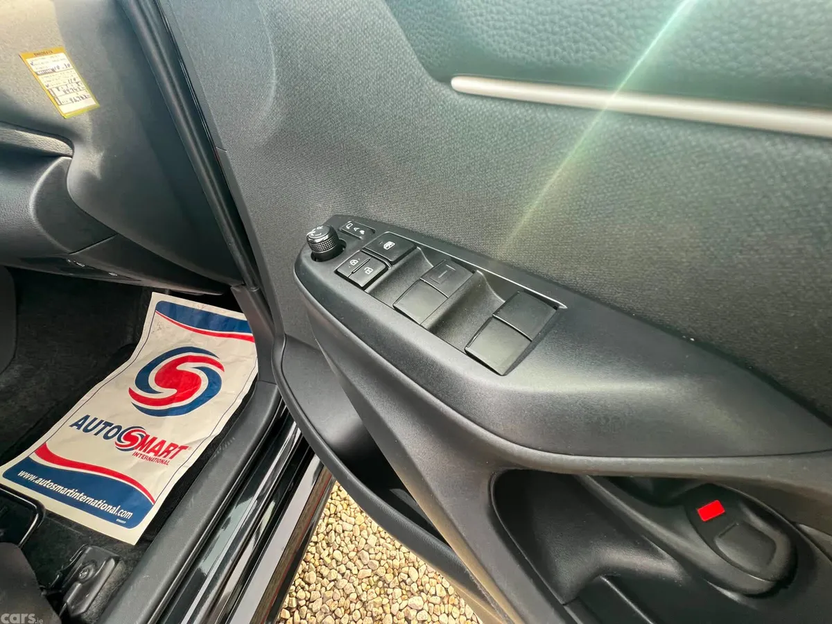 Toyota Yaris Hatchback, Petrol, 2021, Black
