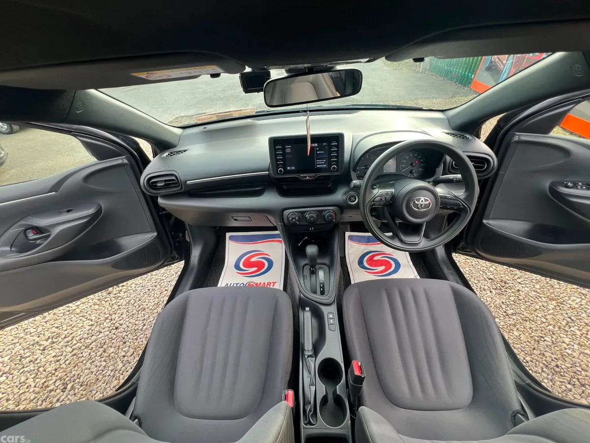 Toyota Yaris Hatchback, Petrol, 2021, Black